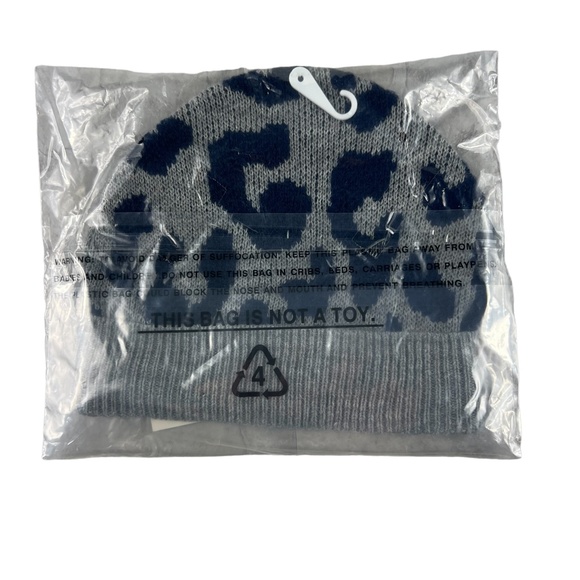 YUMMY SWEATER CO Gray Leopard Beanie Hat - Picture 3 of 3